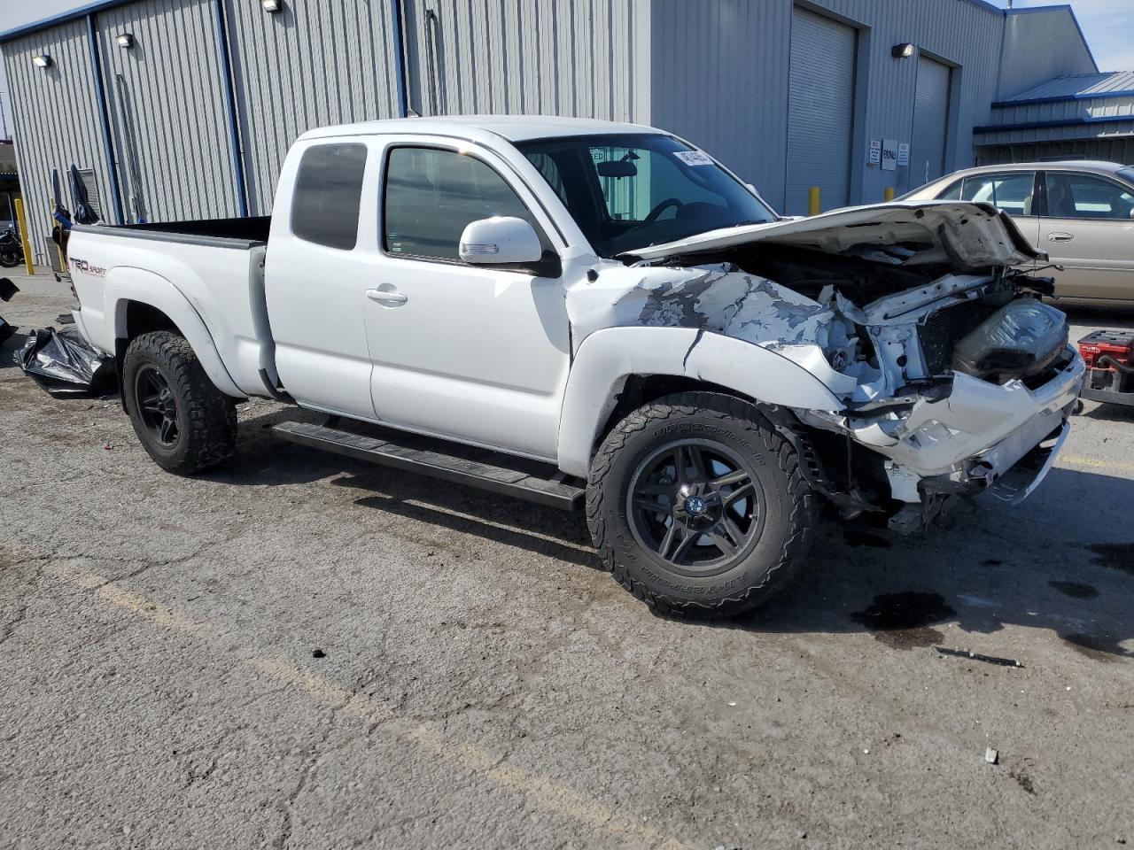 2014 TOYOTA TACOMA PRE - Фото 4