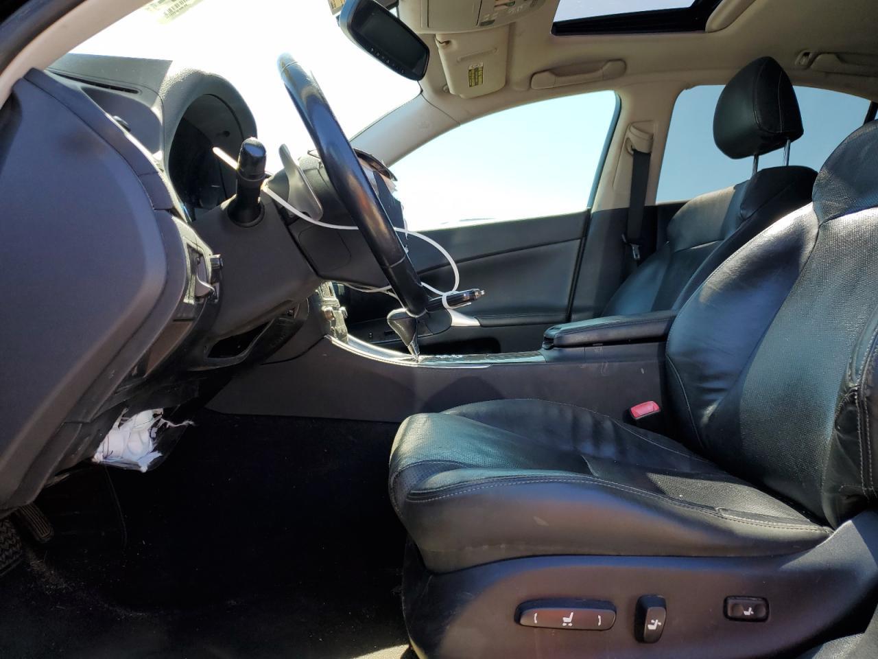 2011 LEXUS IS 250 - Image 7
