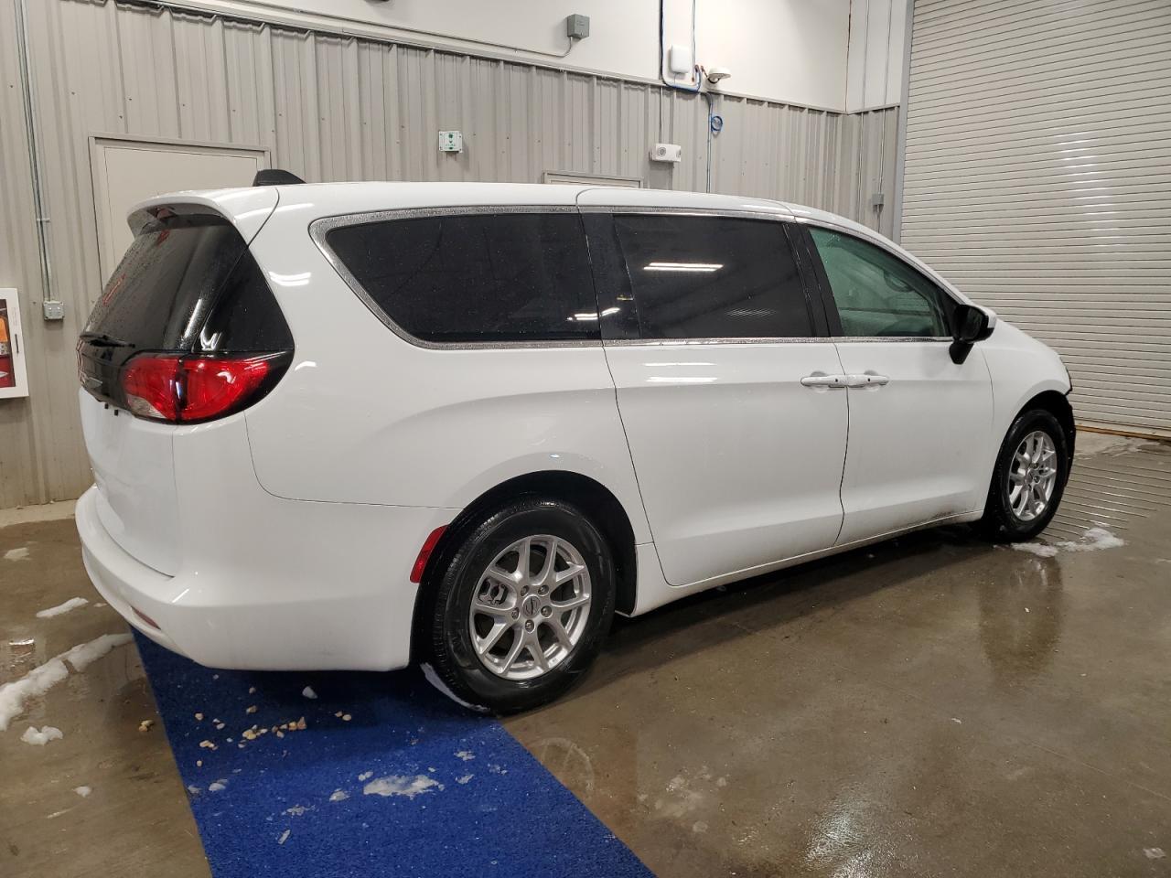 2022 CHRYSLER VOYAGER LX - Image 3