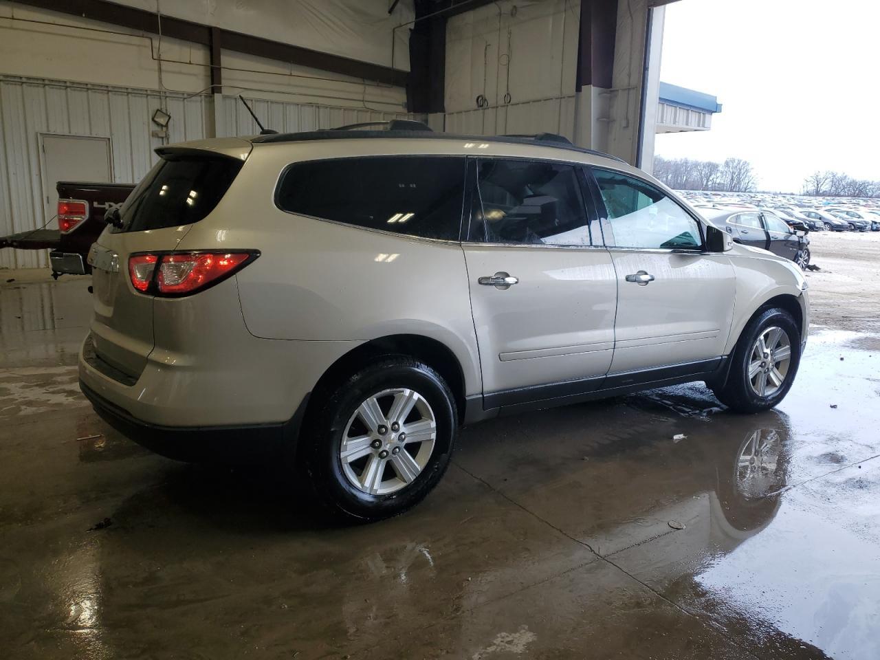 2014 CHEVROLET TRAVERSE L - Фото 3