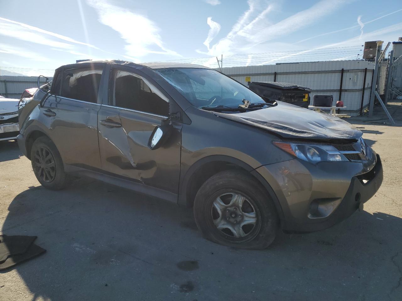 2015 TOYOTA RAV4 LE - Фото 4