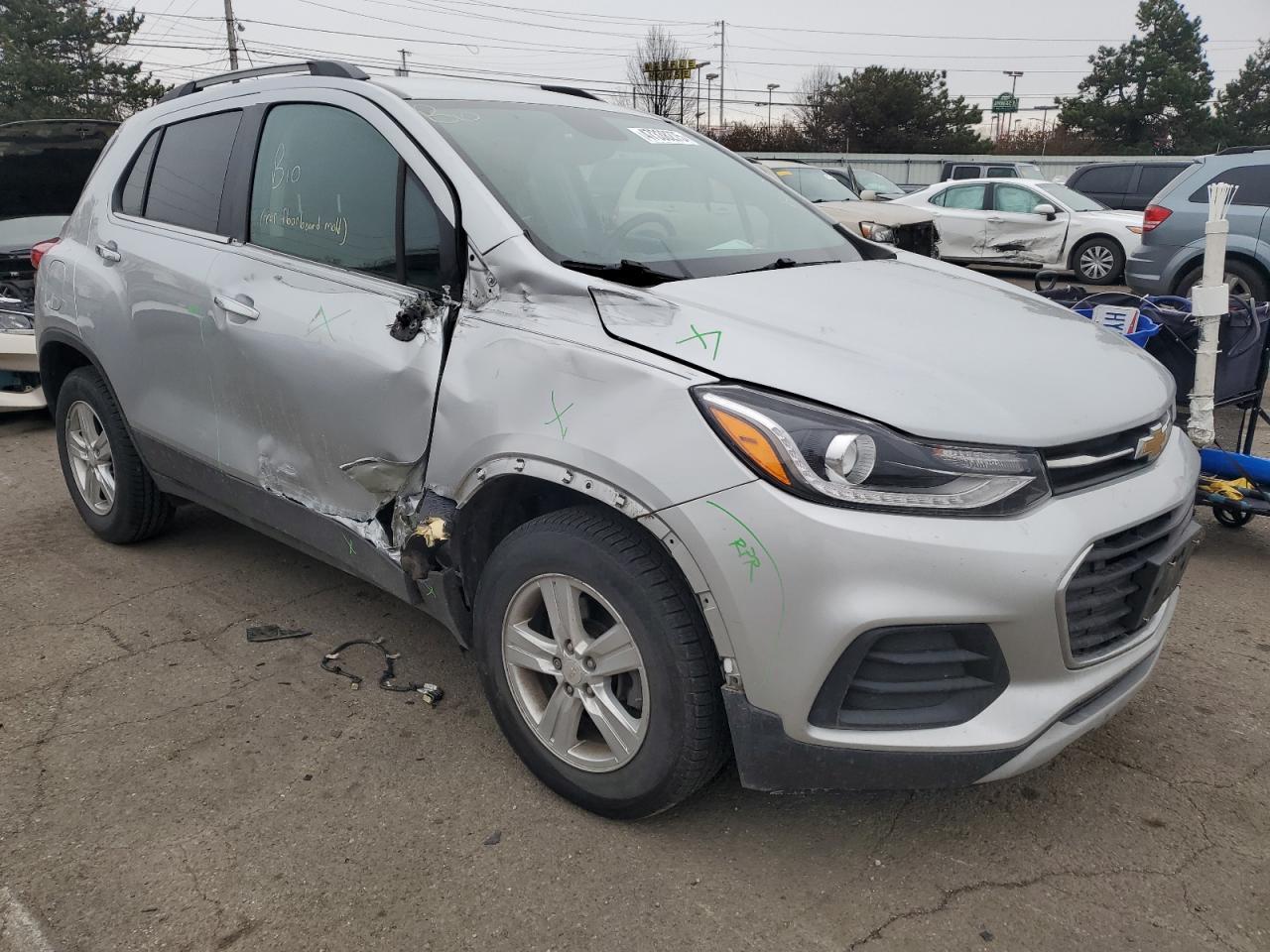 2018 CHEVROLET TRAX 1LT - Image 4