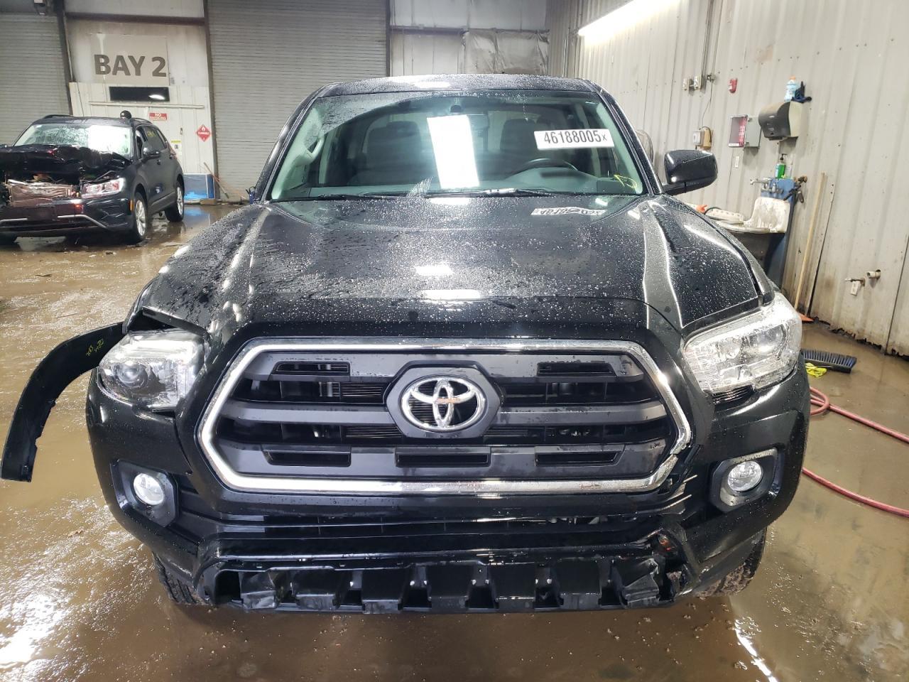 2017 TOYOTA TACOMA DOU - Фото 5