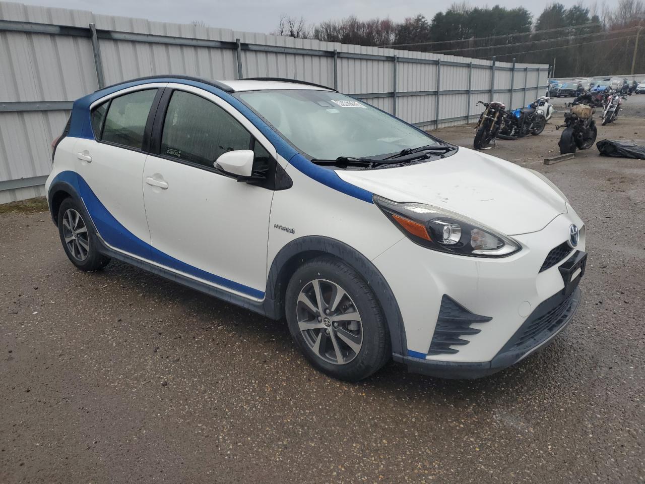 2018 TOYOTA PRIUS C - Image 4