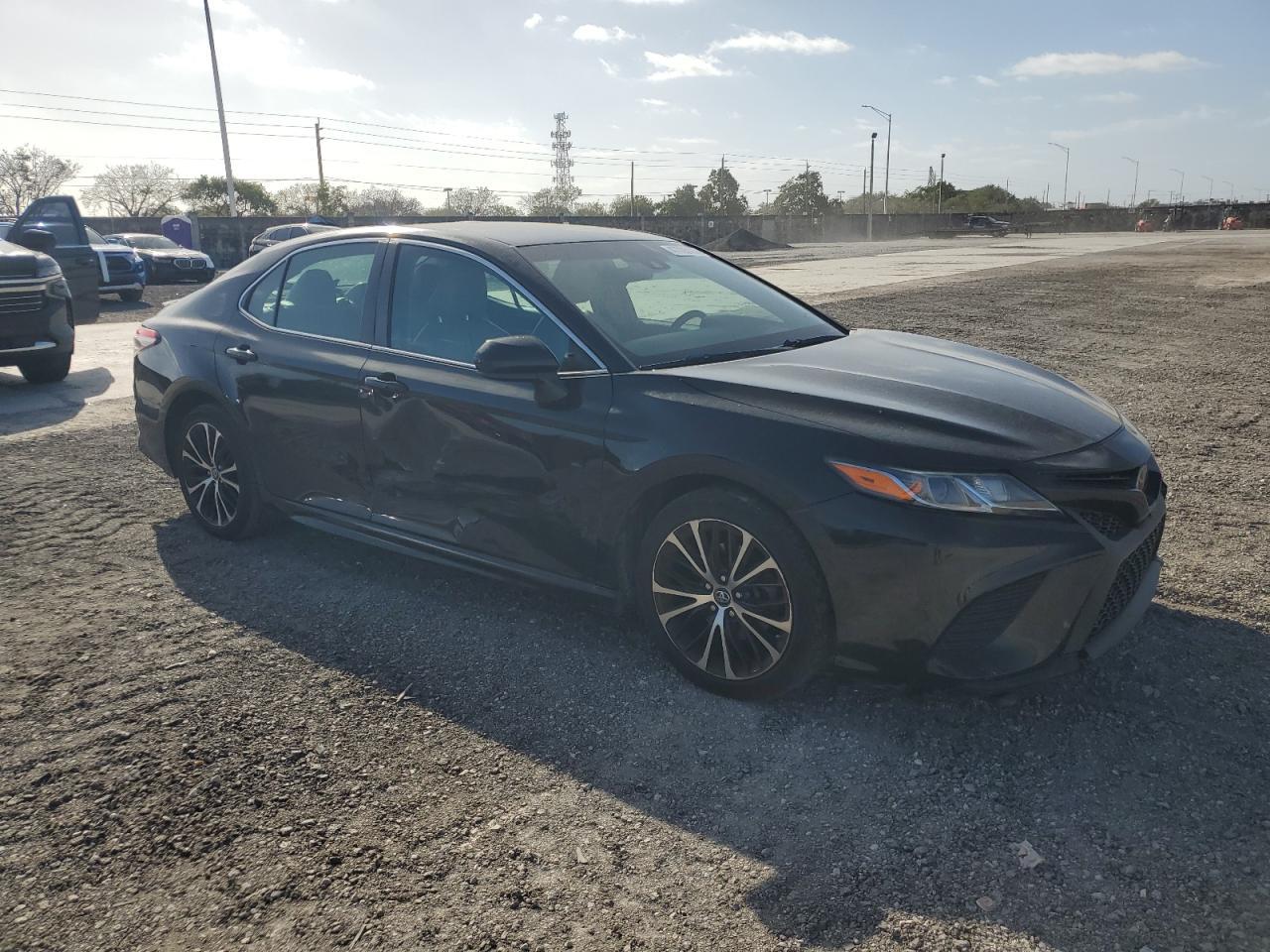 2018 TOYOTA CAMRY L - Фото 4