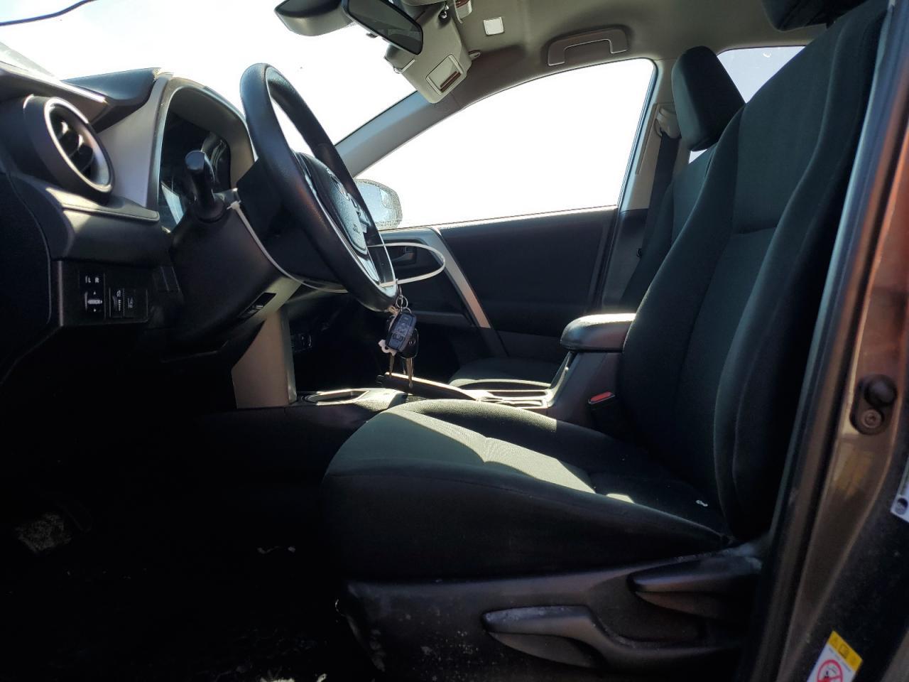 2018 TOYOTA RAV4 LE - Фото 7