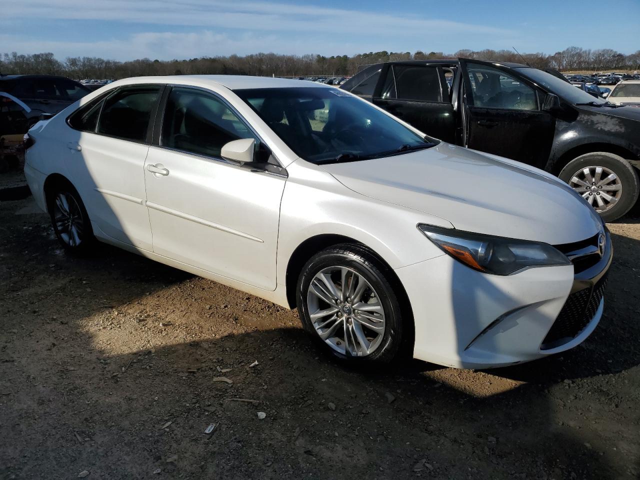 2016 TOYOTA CAMRY LE - Фото 4