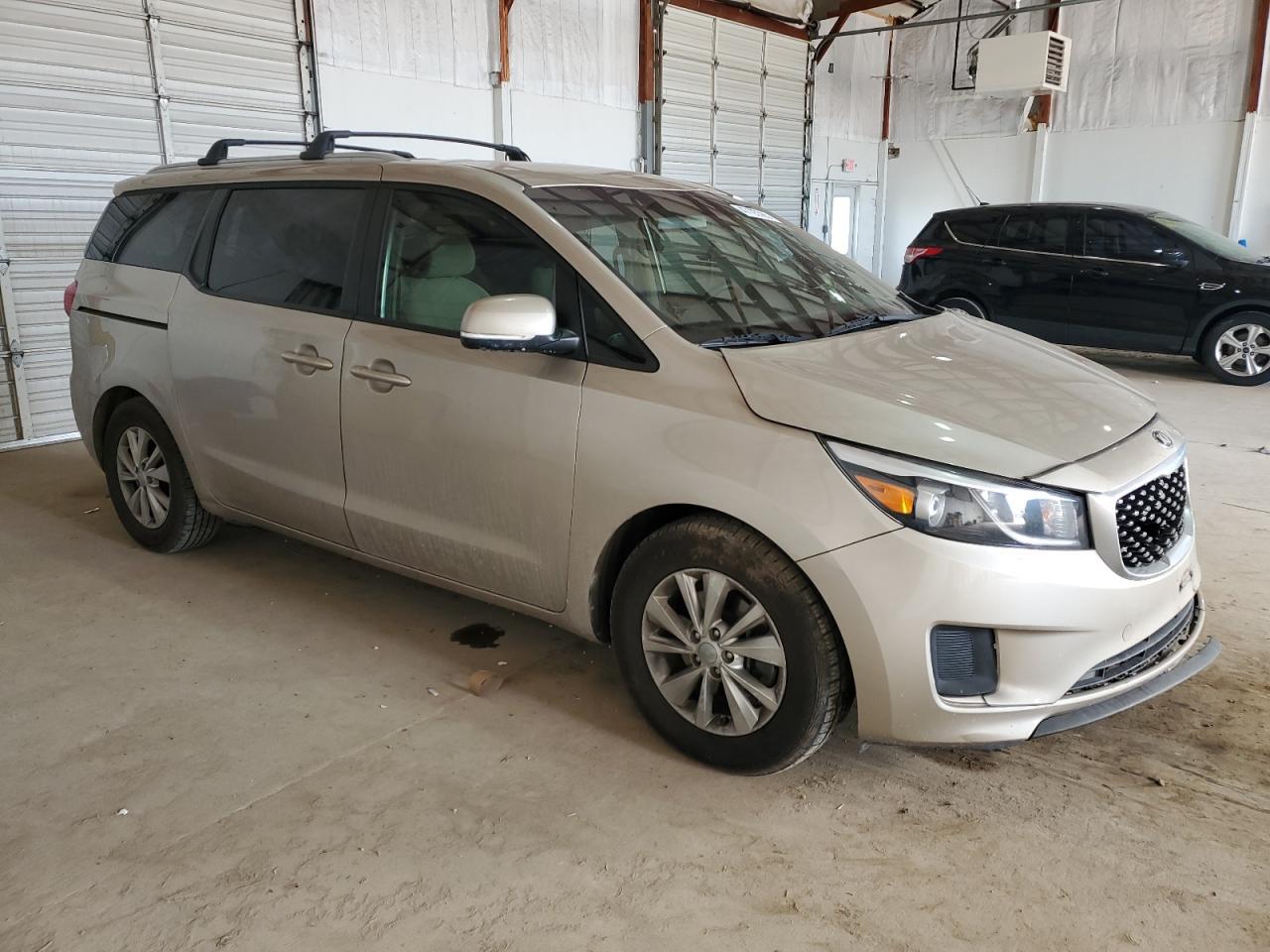 2016 KIA SEDONA LX - Image 4