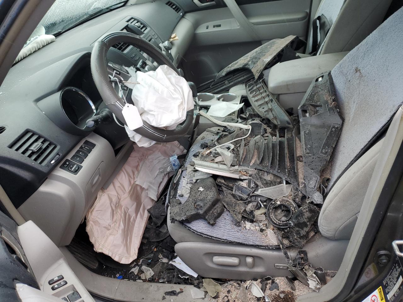 2011 TOYOTA HIGHLANDER - Фото 7