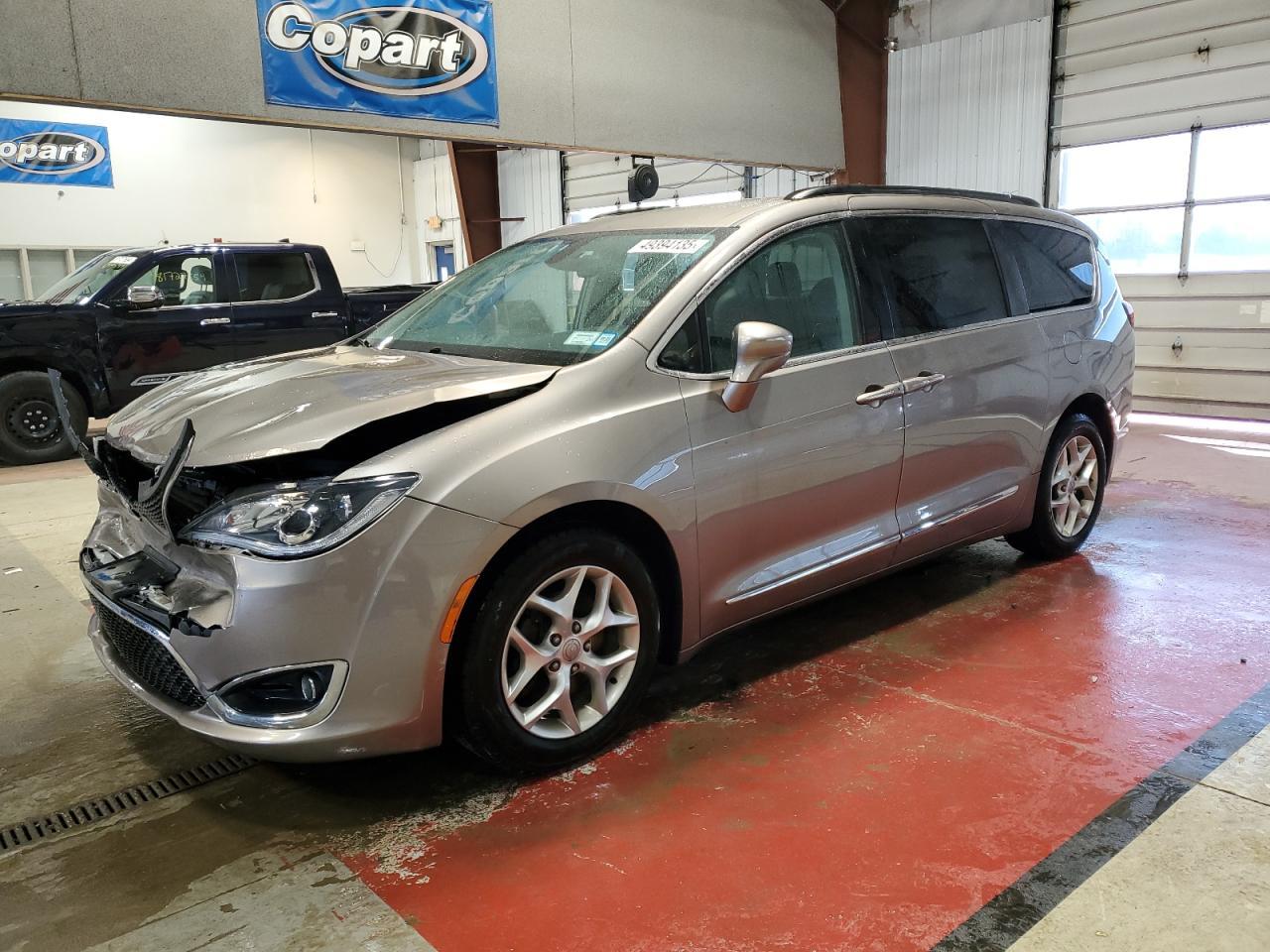 2017 CHRYSLER PACIFICA T