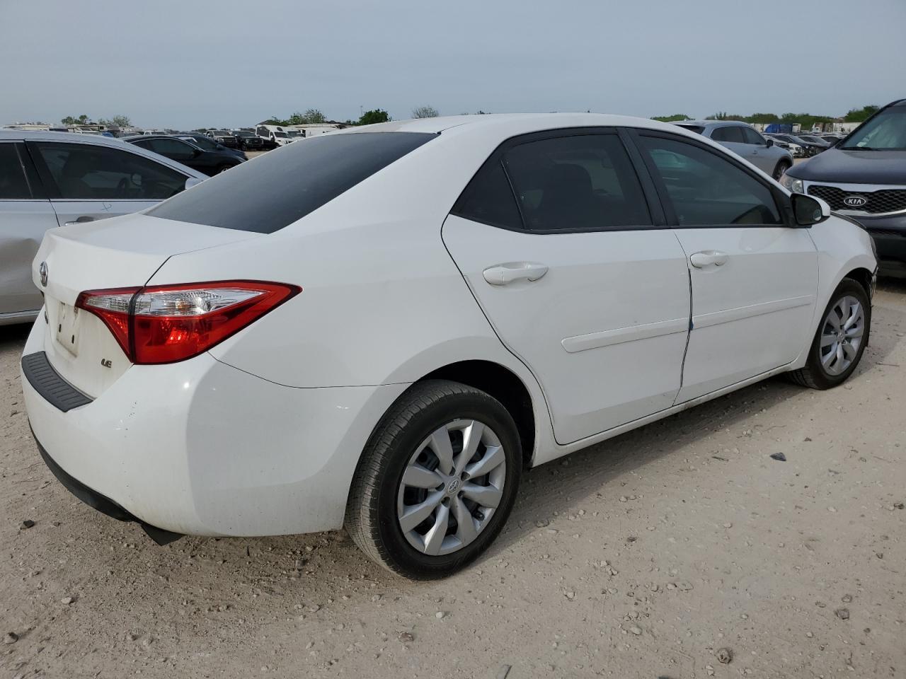 2016 TOYOTA COROLLA L - Фото 3