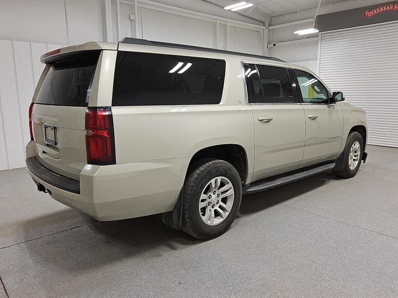 2017 CHEVROLET SUBURBAN K - Фото 3