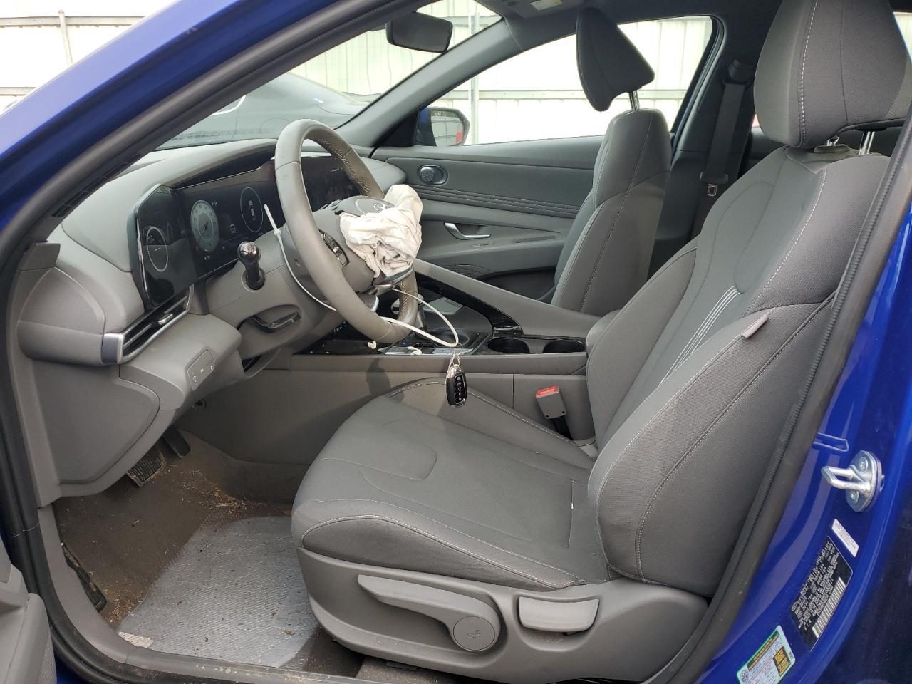 2023 HYUNDAI ELANTRA SE - Фото 7
