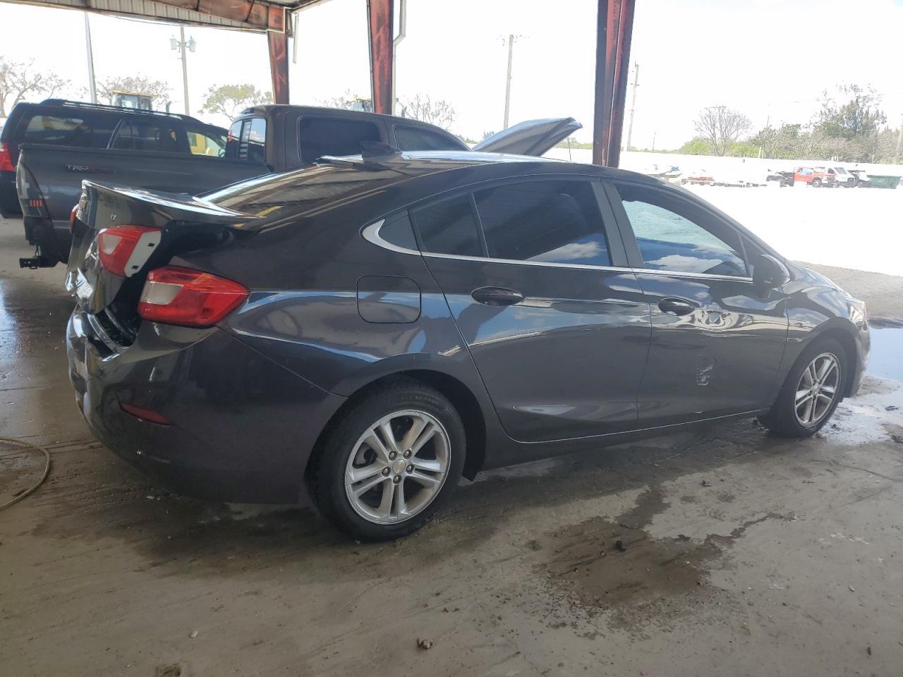 2017 CHEVROLET CRUZE LT - Image 3