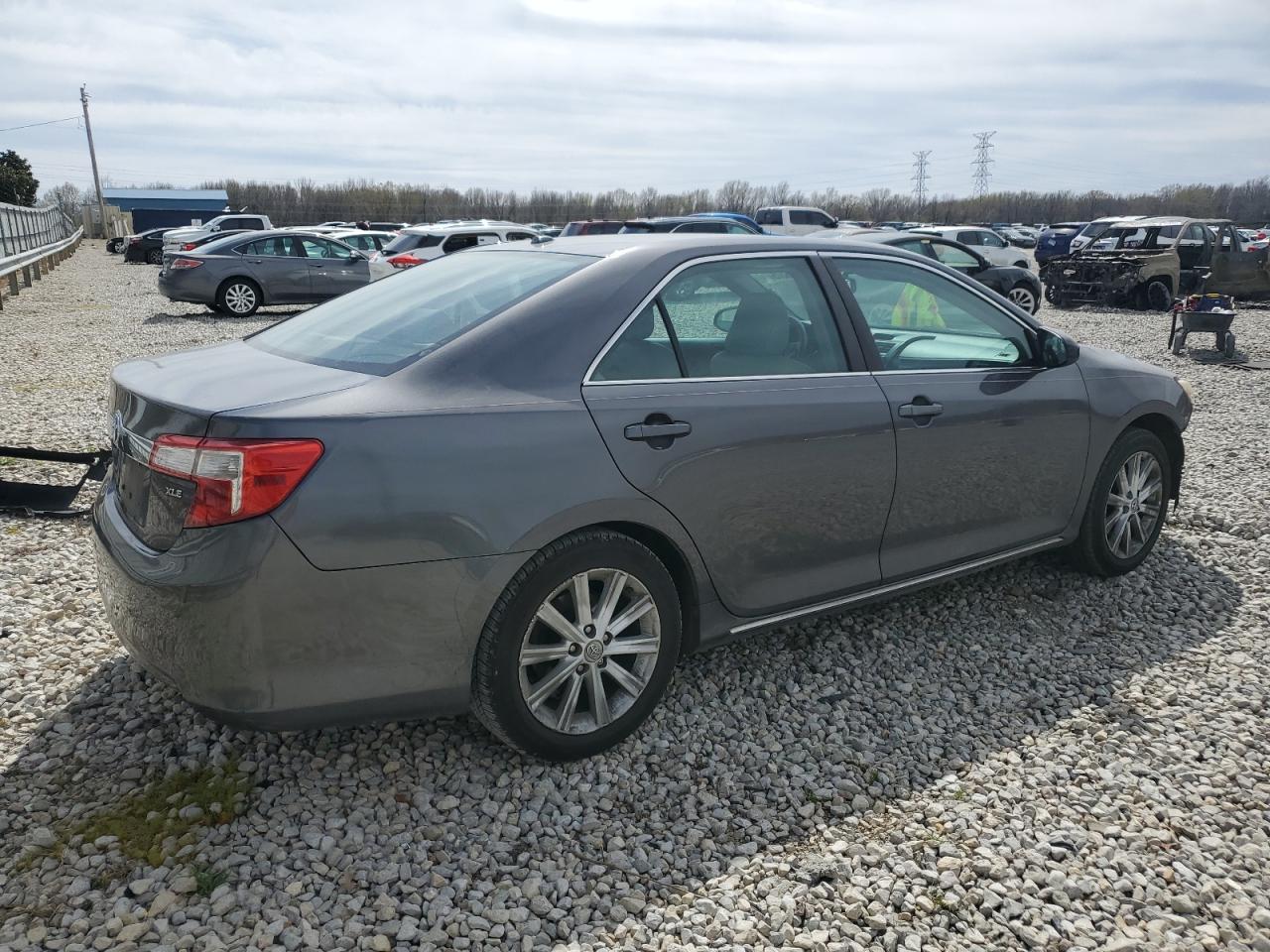 2013 TOYOTA CAMRY L - Image 3