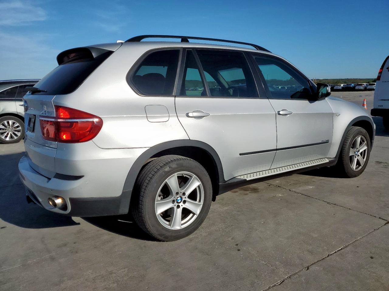 2012 BMW X5 XDRIVE3 - Image 3