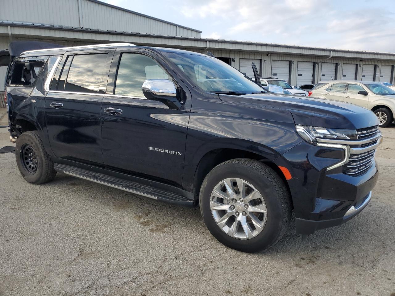 2023 CHEVROLET SUBURBAN C - Image 4