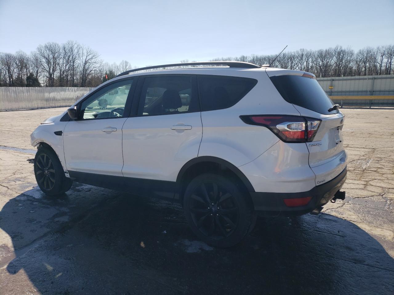 2017 FORD ESCAPE SE - Image 2