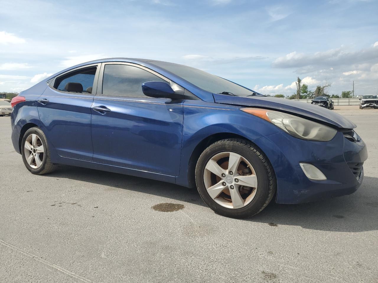 2013 HYUNDAI ELANTRA GL - Image 4