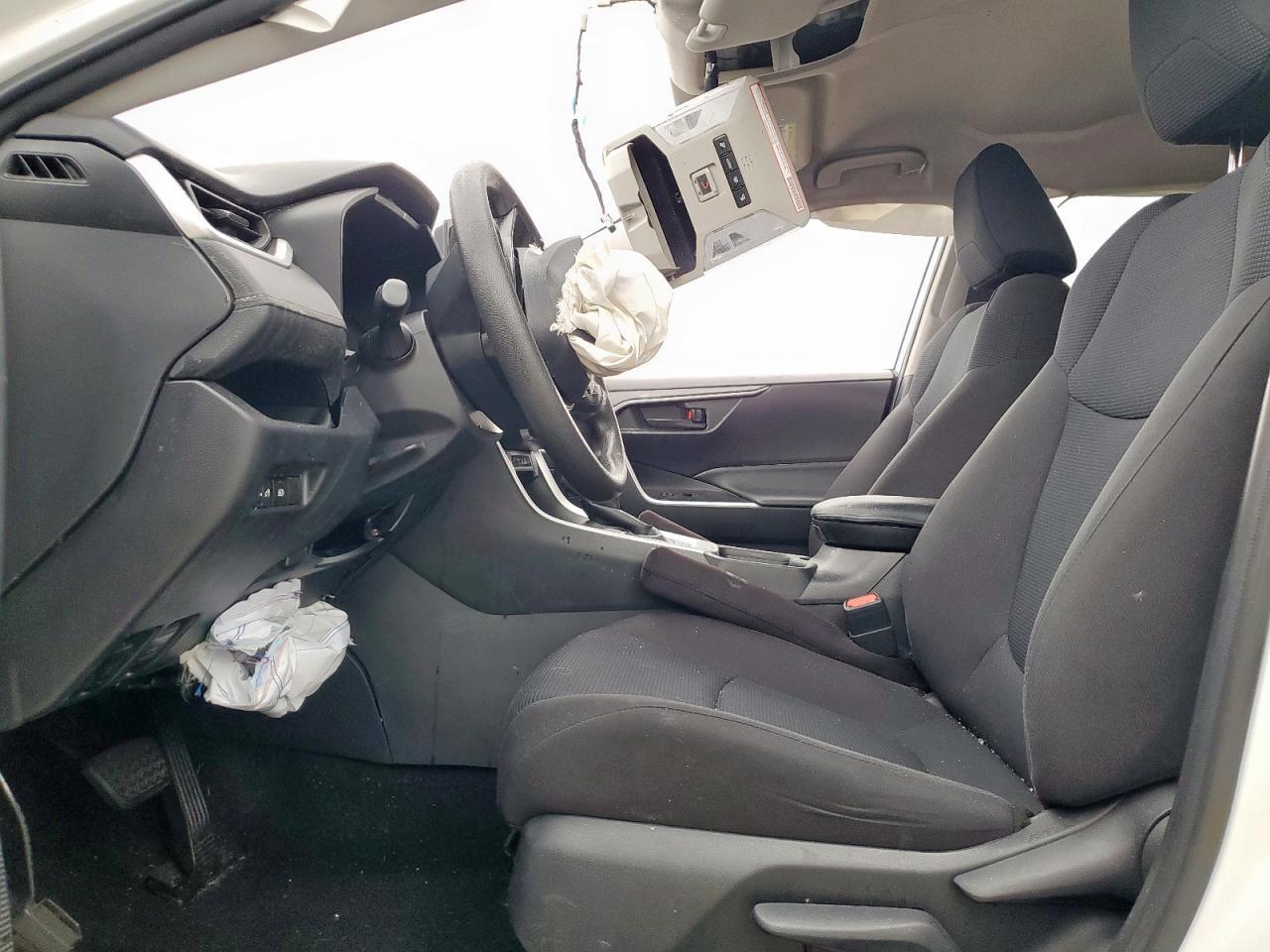 2021 TOYOTA RAV4 LE - Image 7