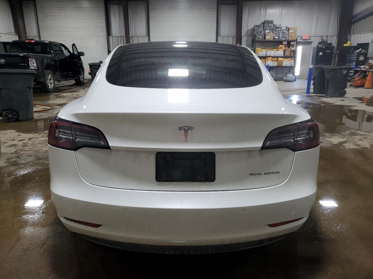 2019 TESLA MODEL 3 - Фото 6