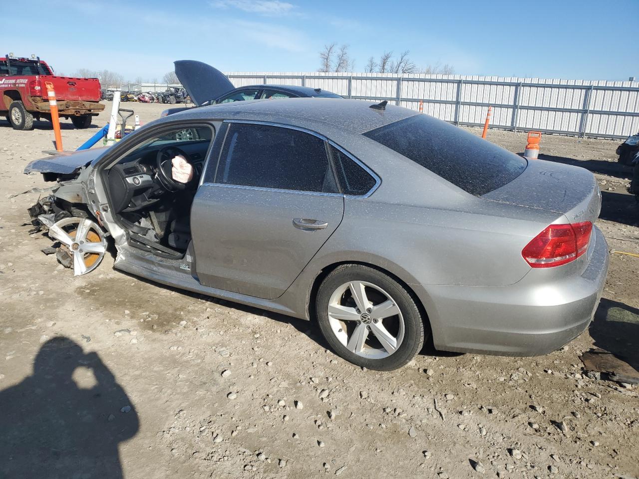 2013 VOLKSWAGEN PASSAT SE - Image 2
