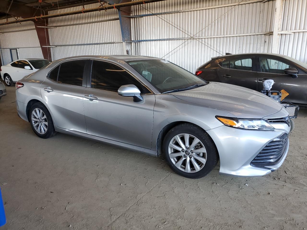 2020 TOYOTA CAMRY LE - Фото 4