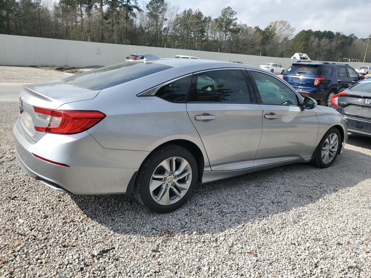 2018 HONDA ACCORD LX - Image 3