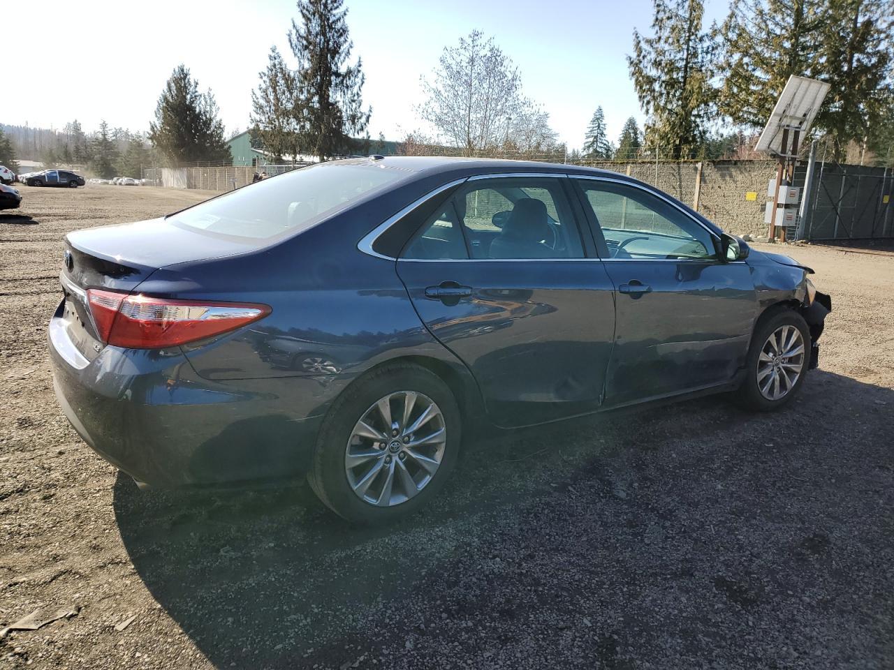 2016 TOYOTA CAMRY LE - Image 3