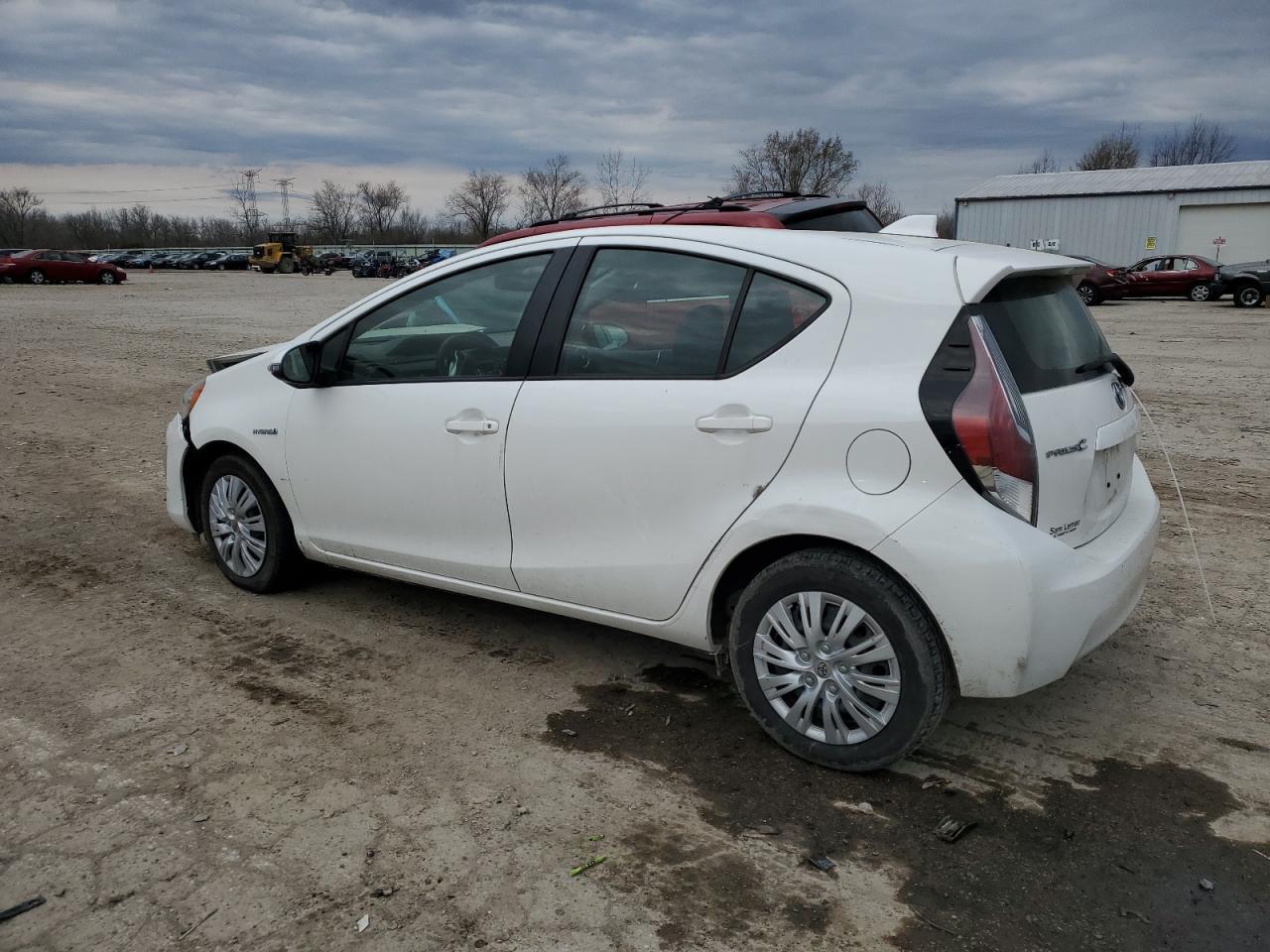 2015 TOYOTA PRIUS C - Image 2