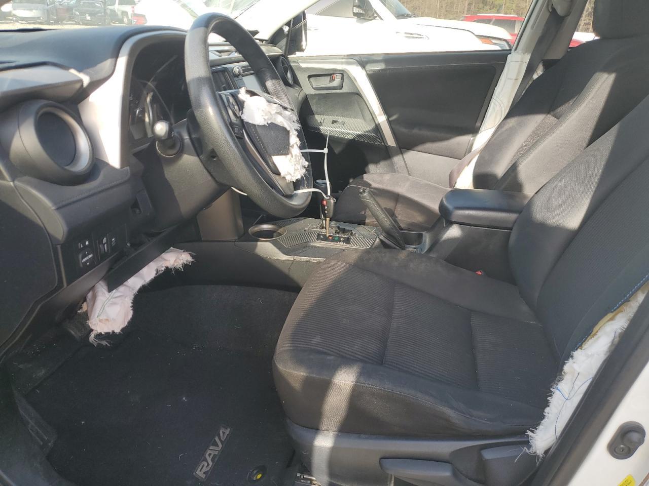 2015 TOYOTA RAV4 LE - Фото 7