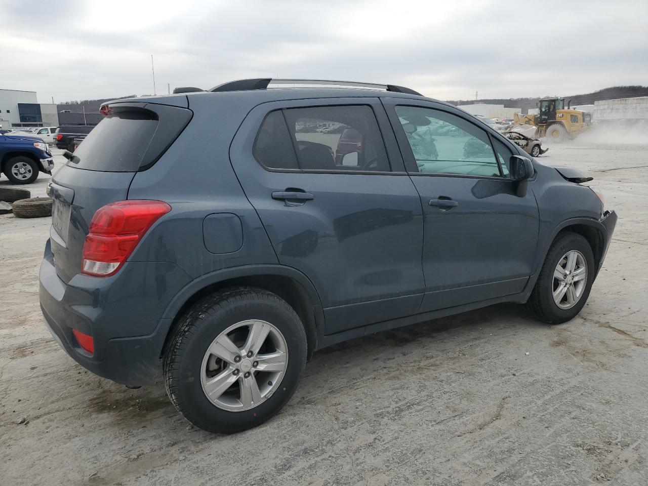 2021 CHEVROLET TRAX 1LT - Image 3