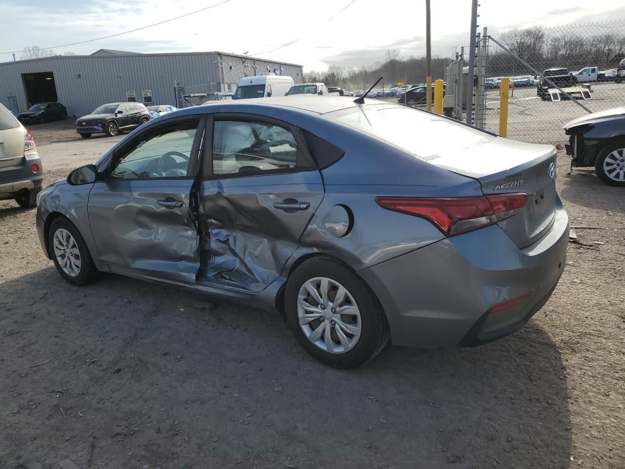 2019 HYUNDAI ACCENT SE - Фото 2