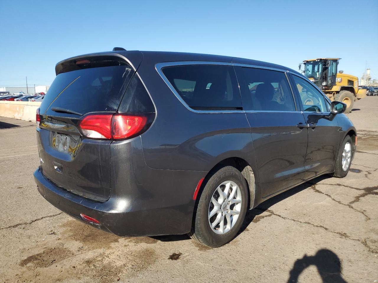 2022 CHRYSLER VOYAGER LX - Фото 4