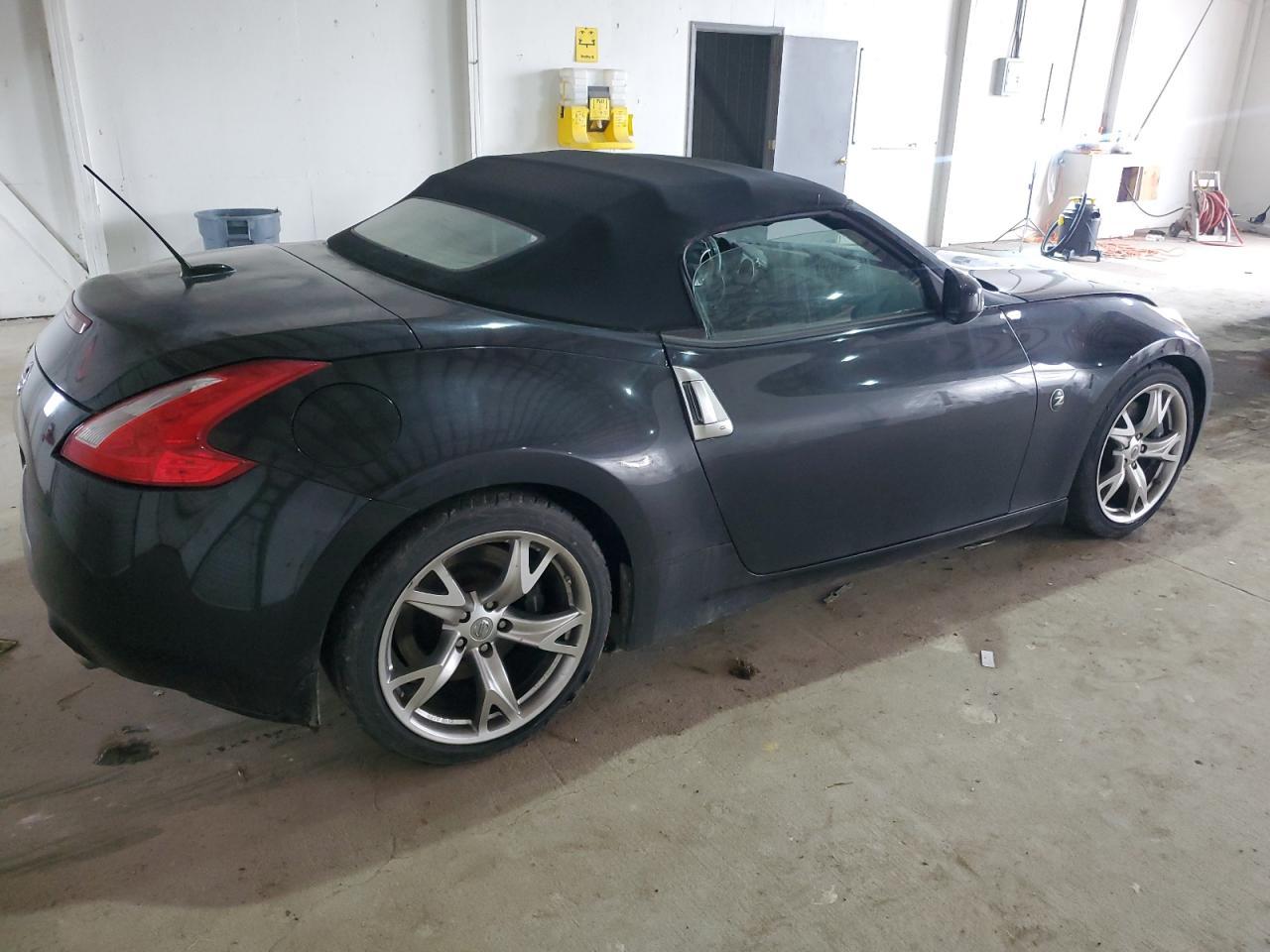 2012 NISSAN 370Z BASE - Фото 3