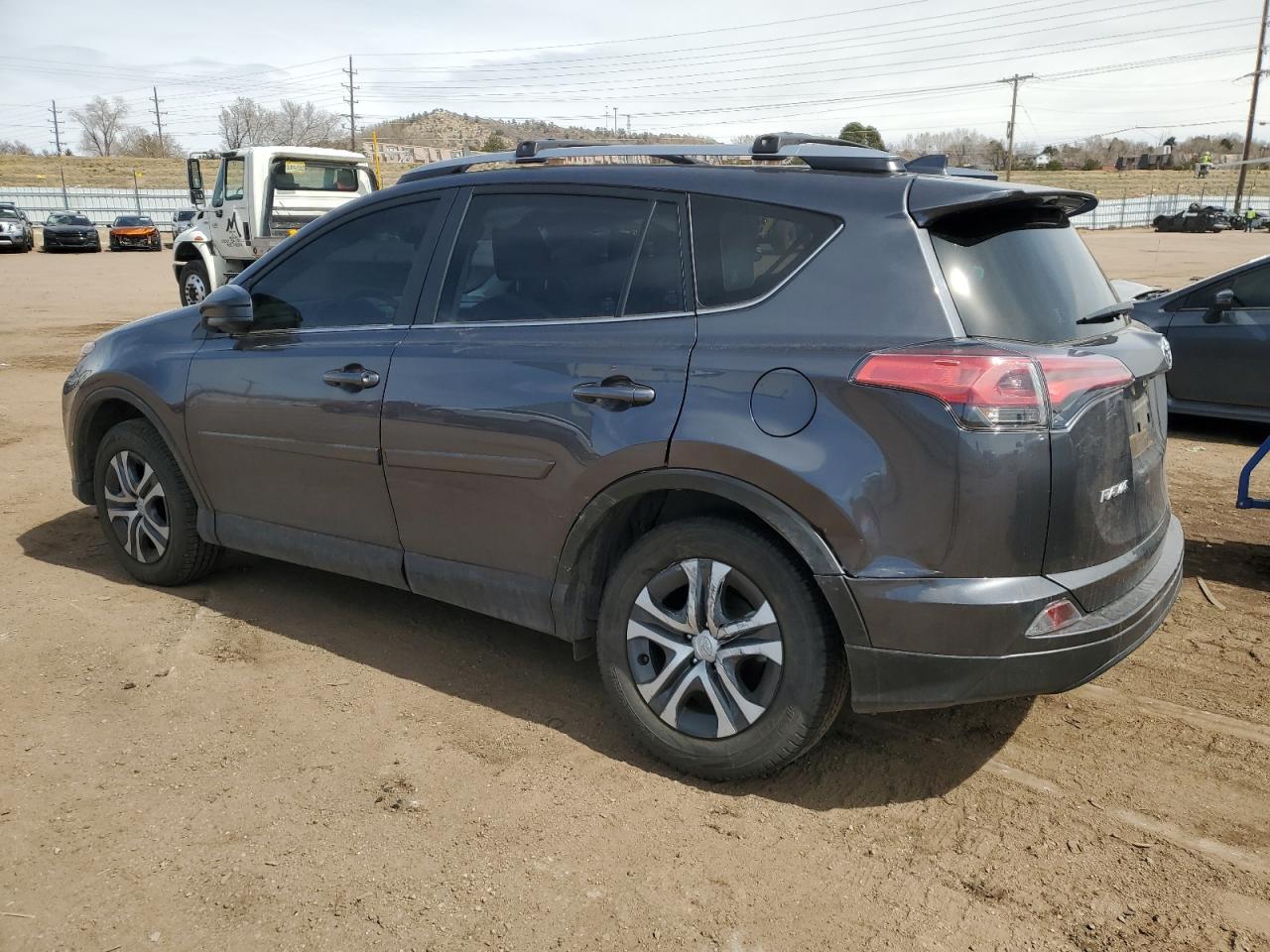 2018 TOYOTA RAV4 LE - Фото 2