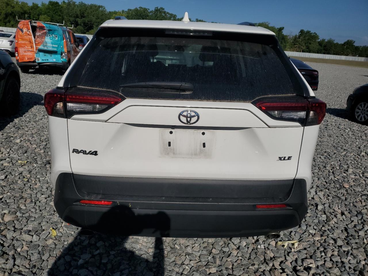 2022 TOYOTA RAV4 XLE - Image 6