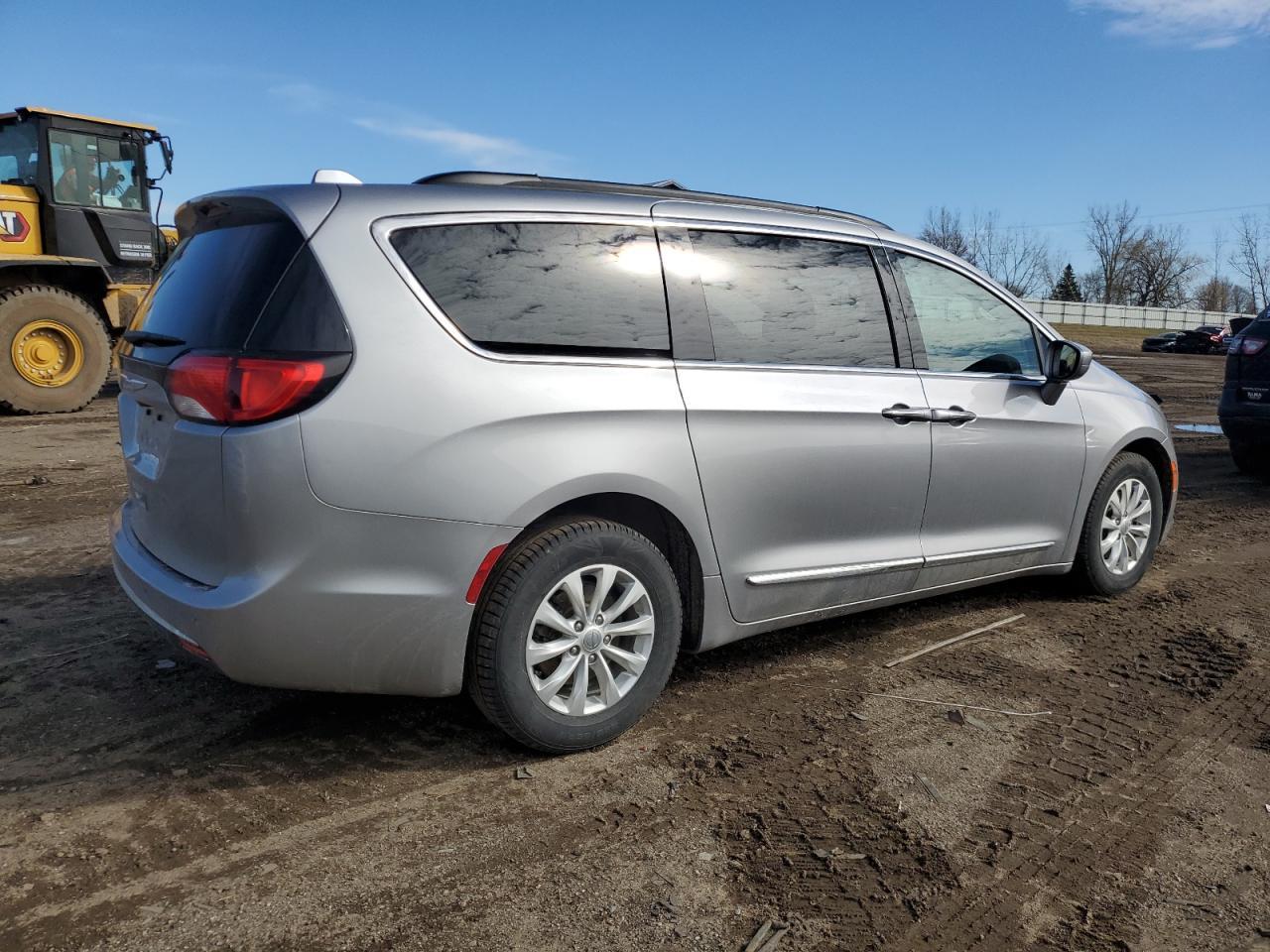 2017 CHRYSLER PACIFICA T - Image 3