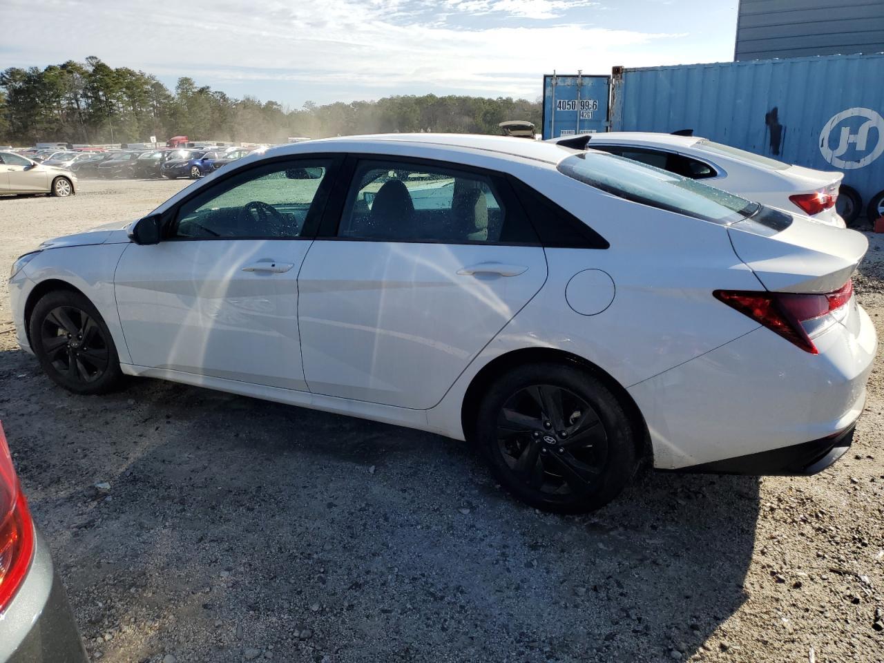 2023 HYUNDAI ELANTRA SE - Фото 2