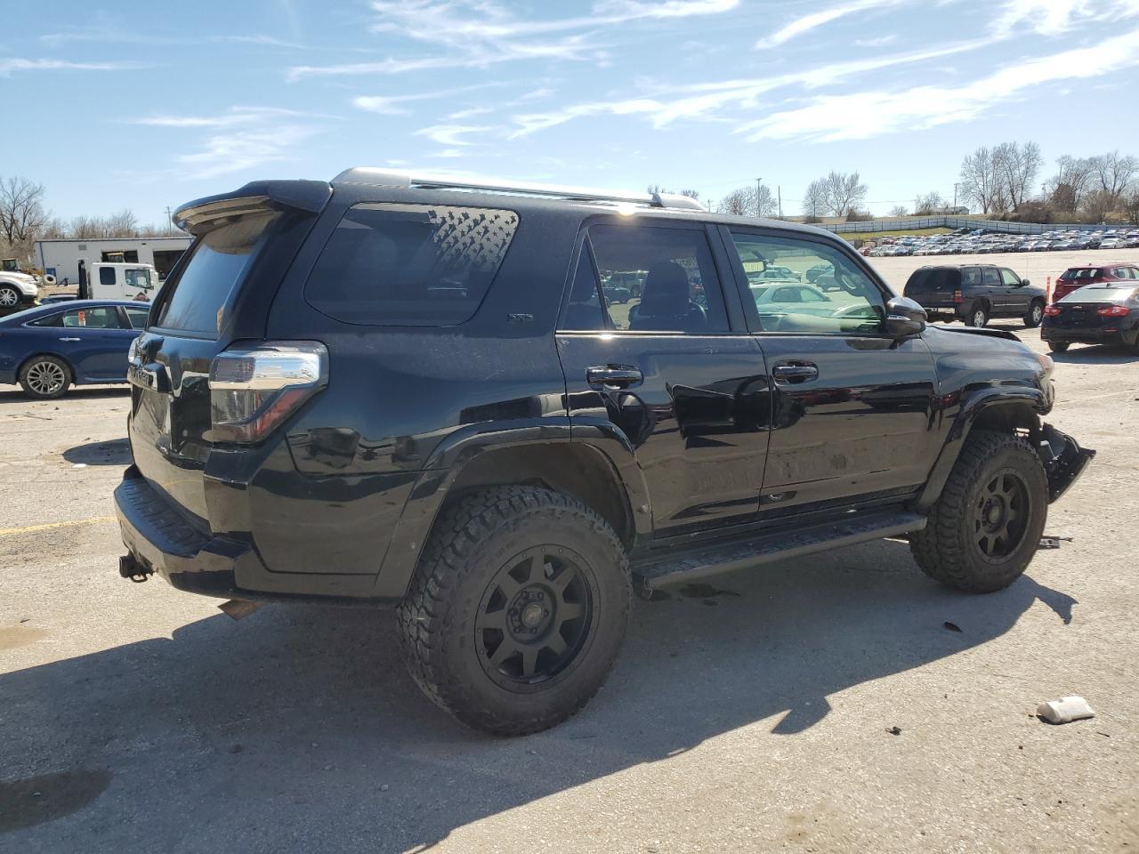 2018 TOYOTA 4RUNNER SR - Image 3