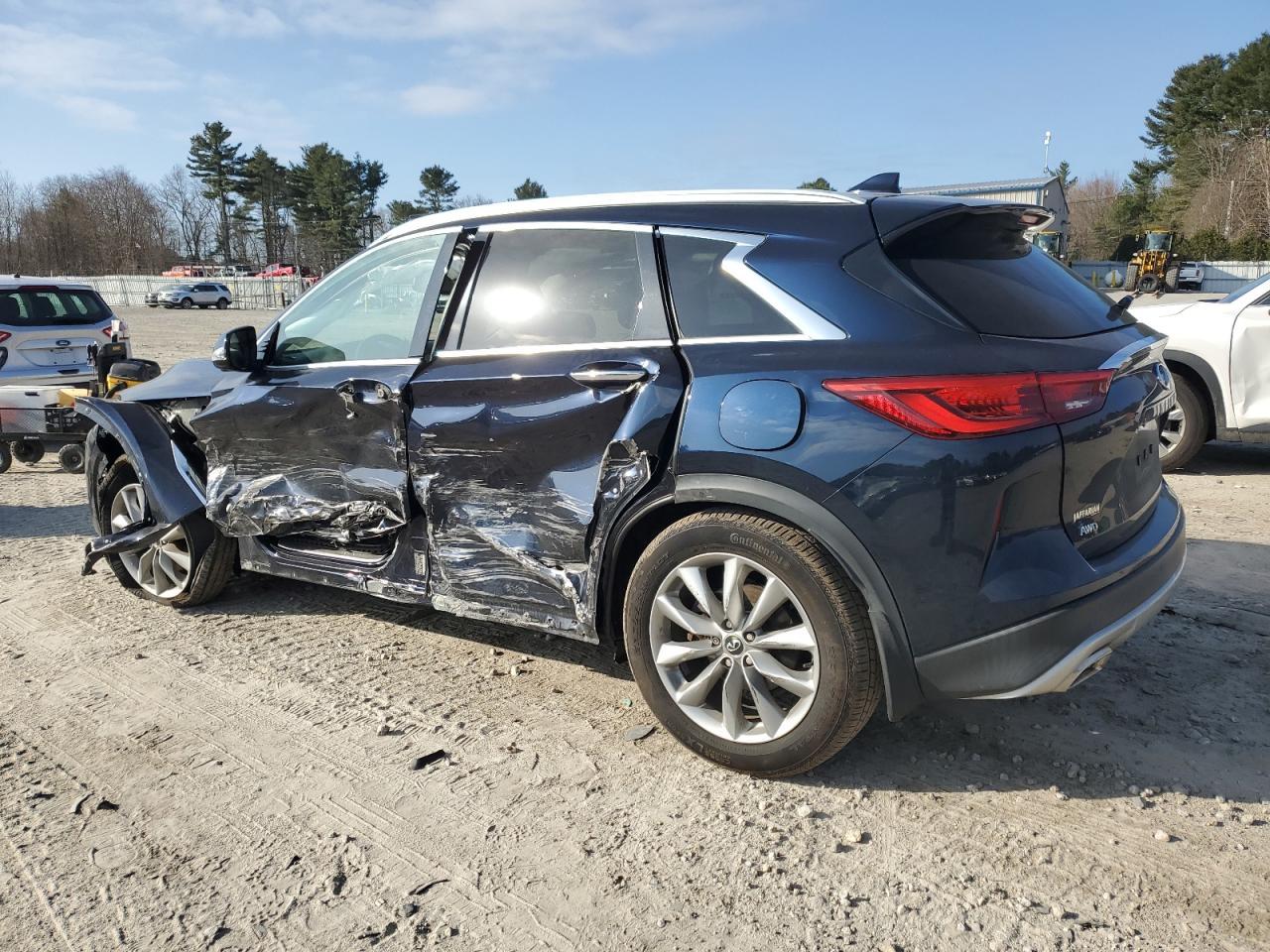2019 INFINITI QX50 ESSEN - Image 2