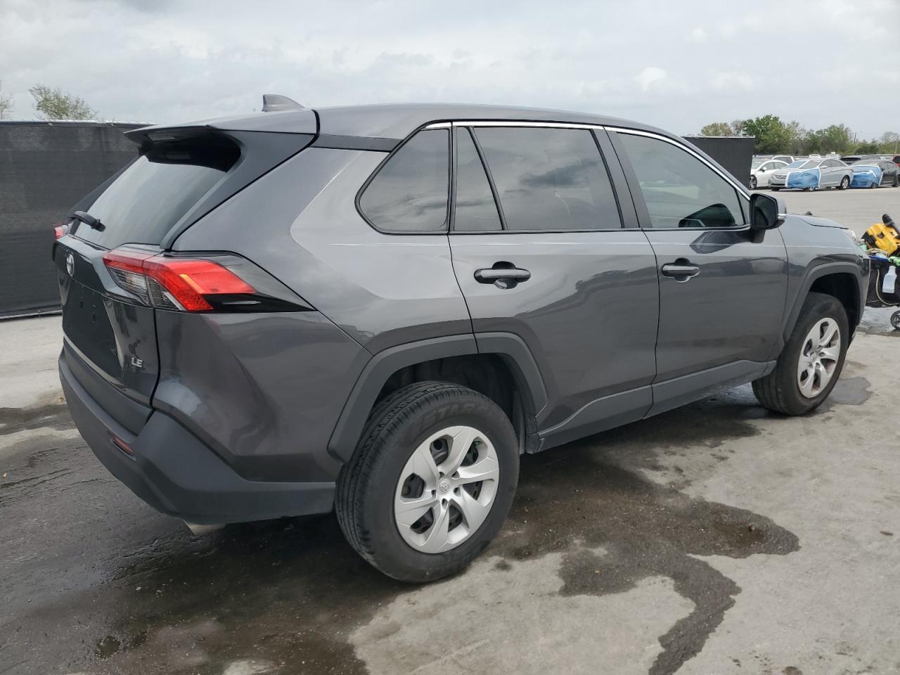 2023 TOYOTA RAV4 LE - Фото 3