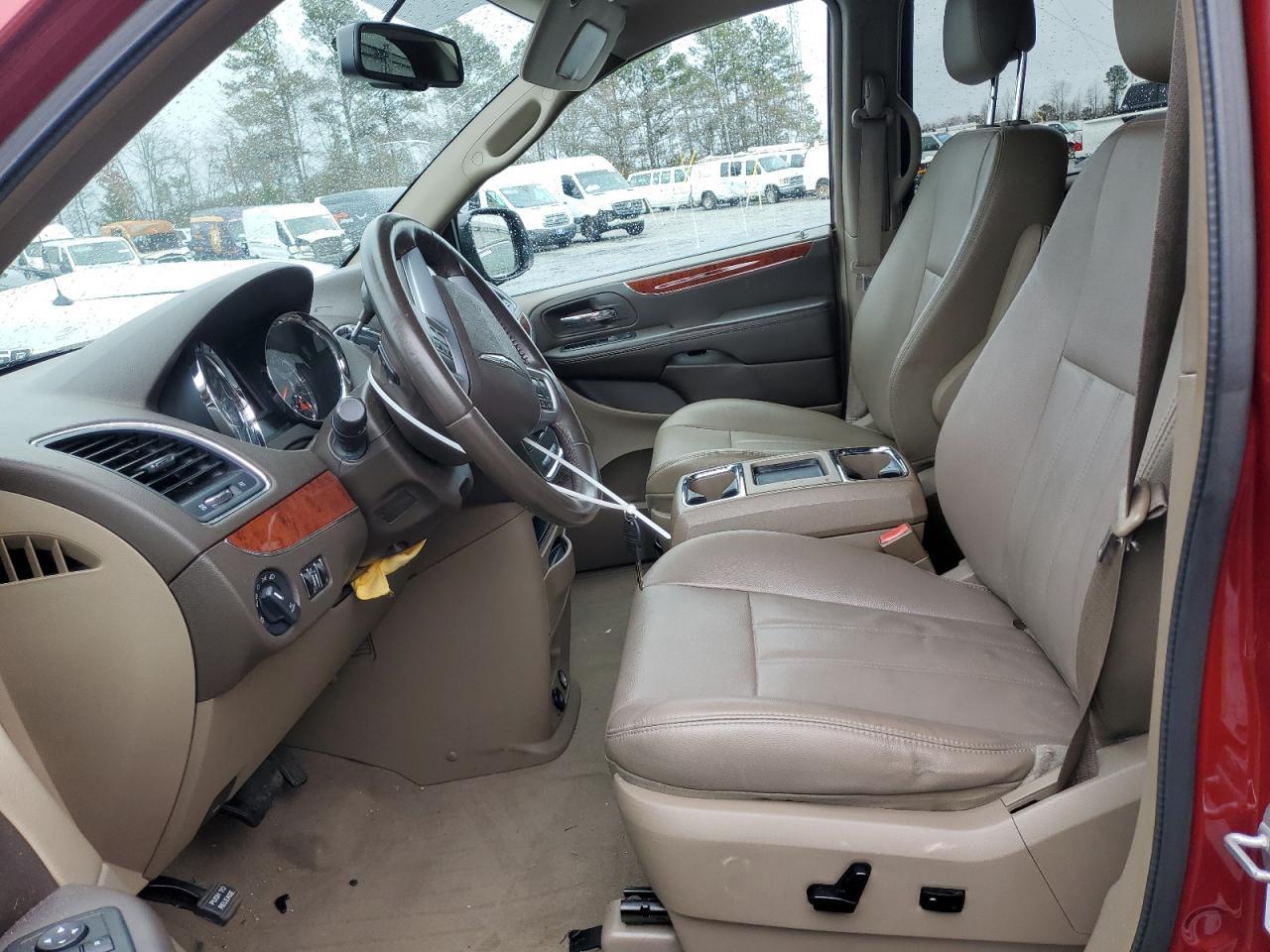 2014 CHRYSLER TOWN & COU - Image 7