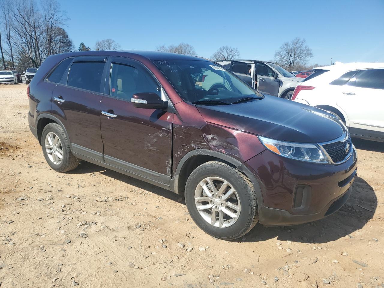 2014 KIA SORENTO LX - Image 4