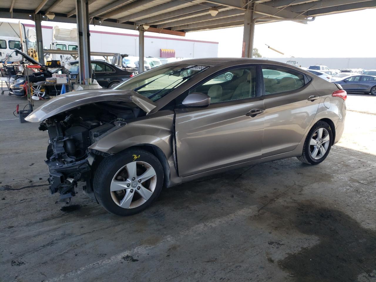 2013 HYUNDAI ELANTRA GL