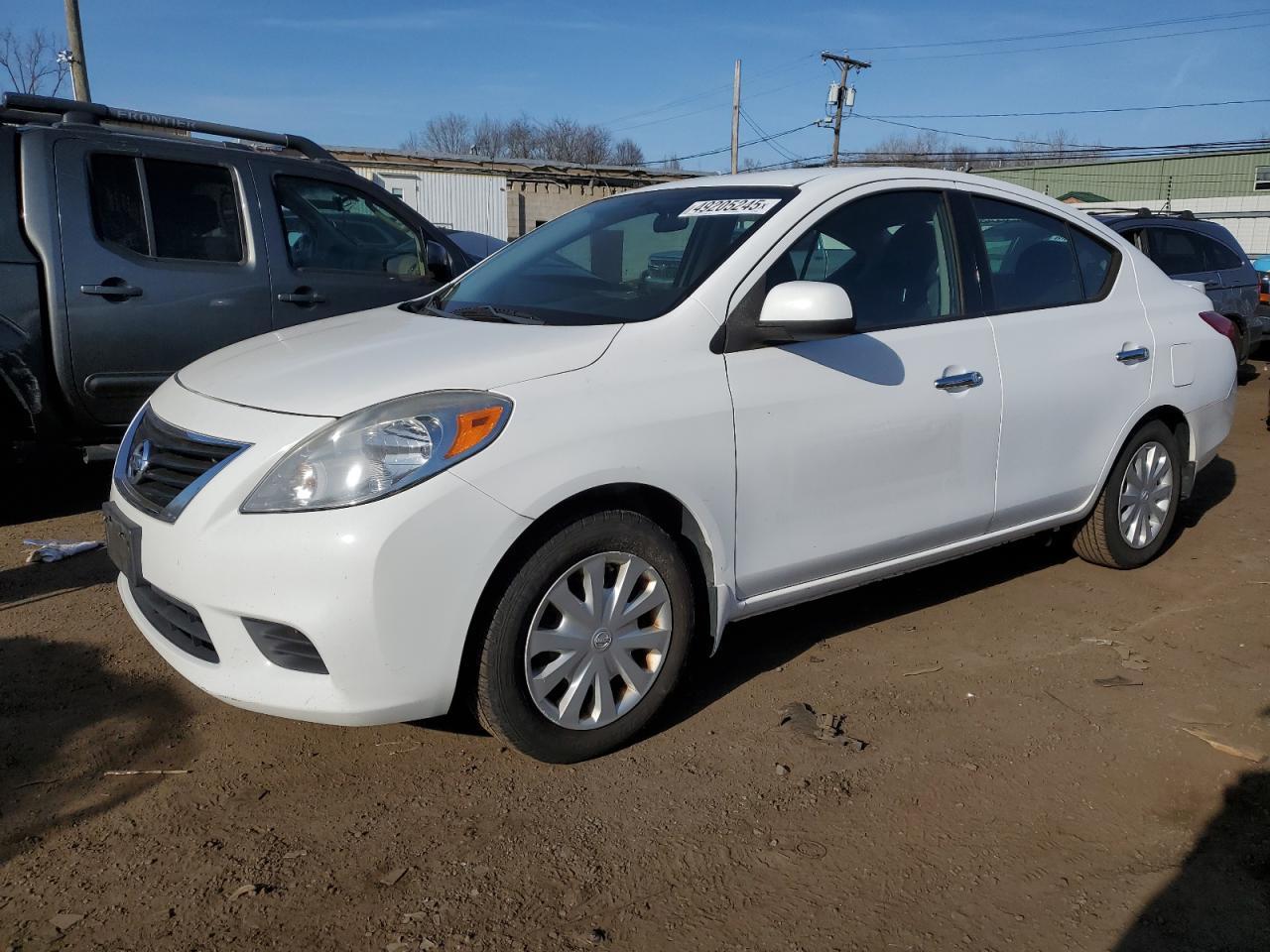 2014 NISSAN VERSA S