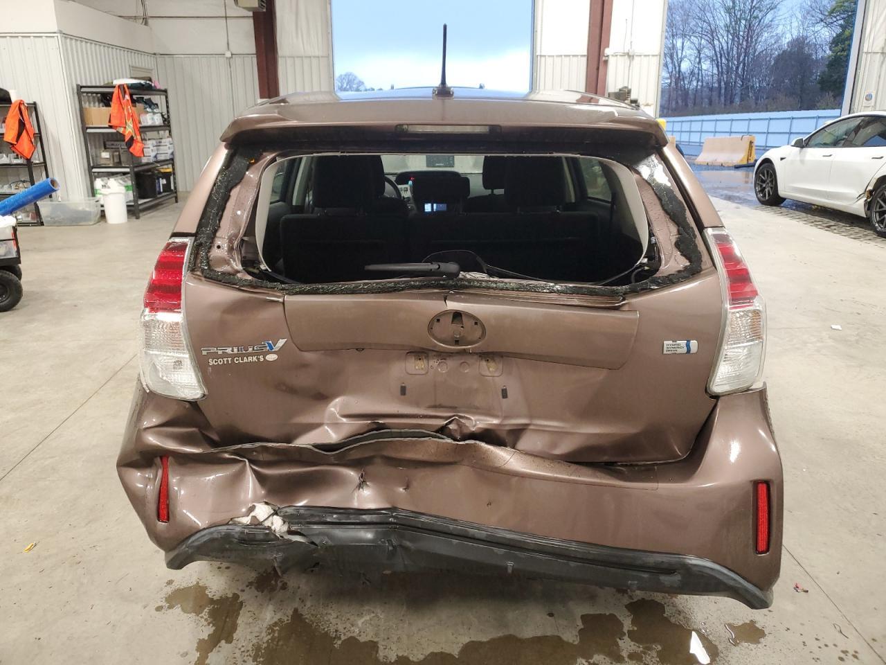 2015 TOYOTA PRIUS V - Фото 6