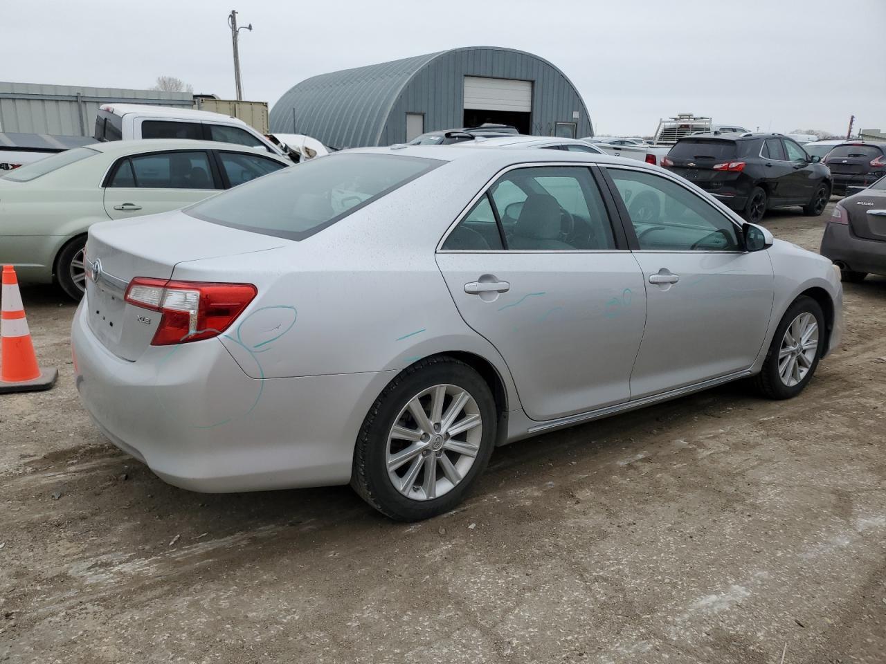 2014 TOYOTA CAMRY L - Фото 3