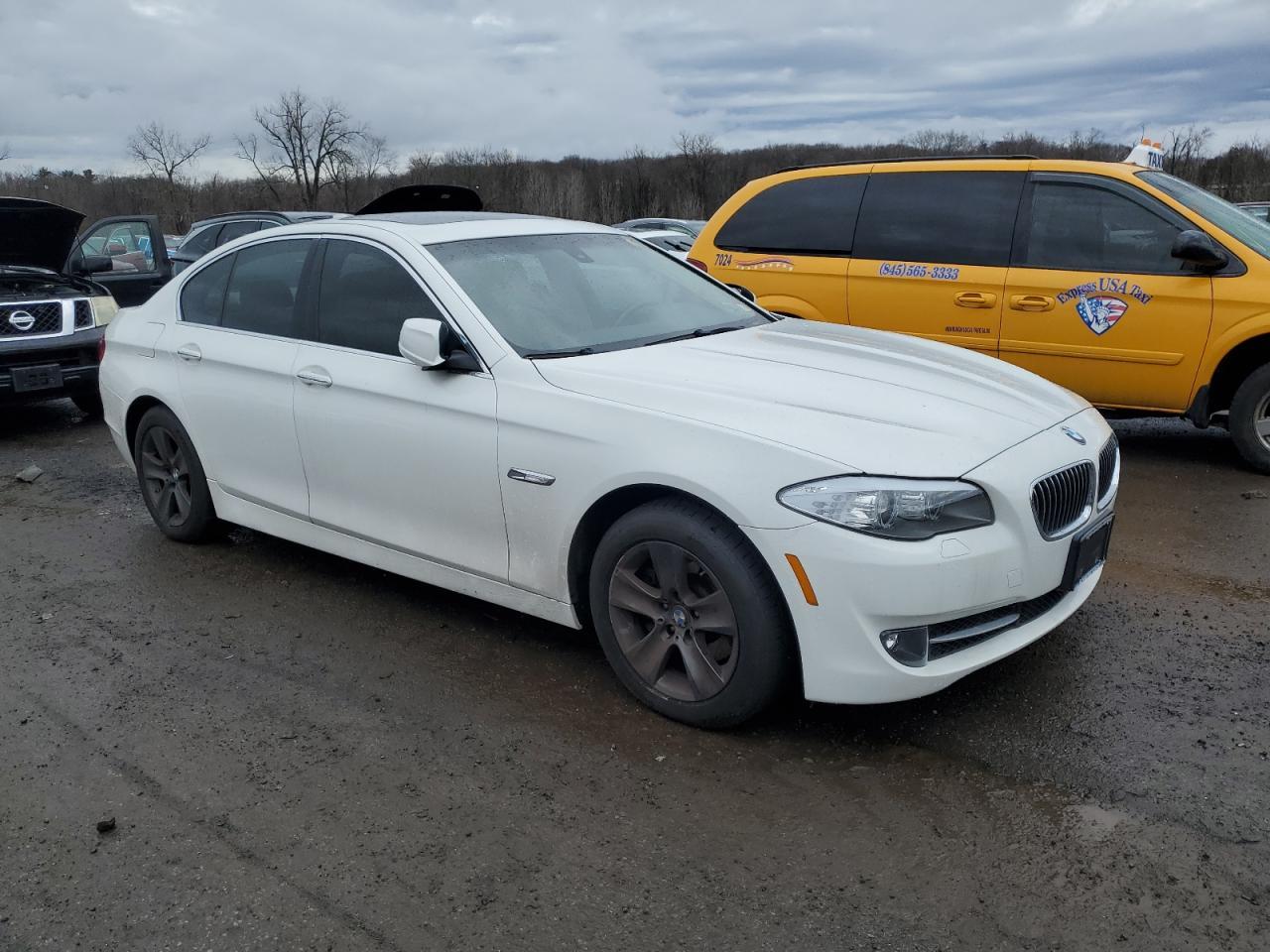 2013 BMW 528 XI - Image 4