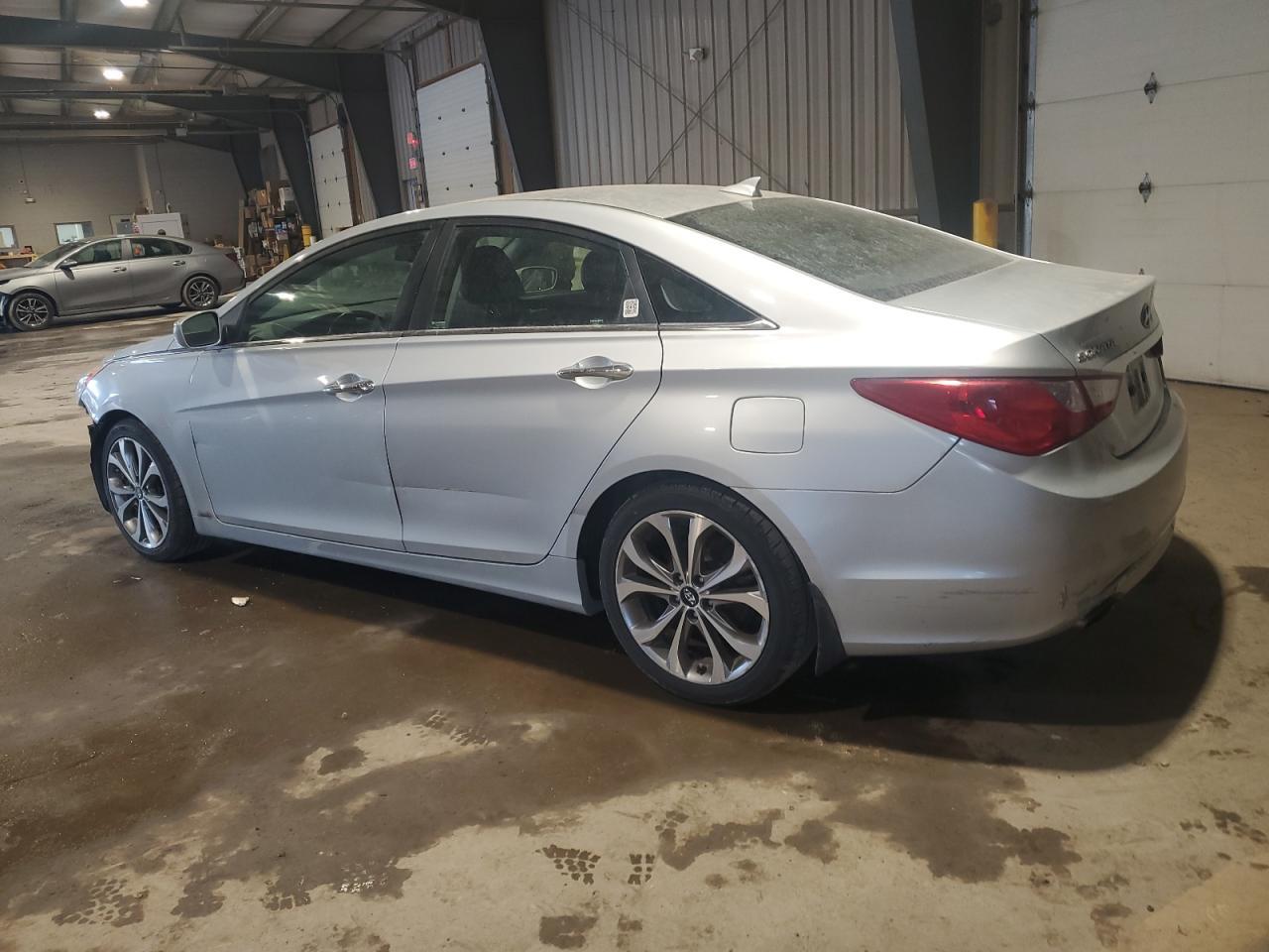 2013 HYUNDAI SONATA SE - Фото 2